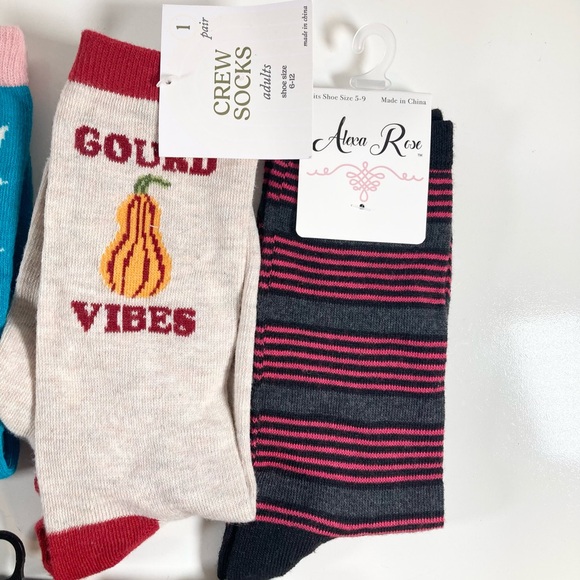 Mixed Lot of 7 Pairs of Women’s Socks - Picture 4 of 11